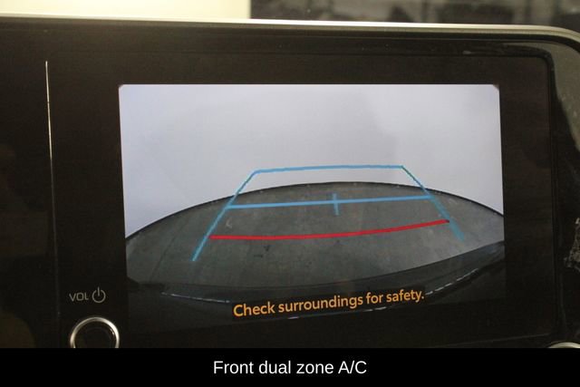 Used 2023 Toyota Highlander XLE image 8