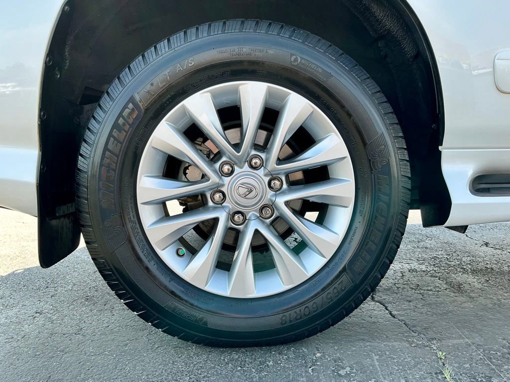 Used 2017 Lexus GX 460 Premium image 23