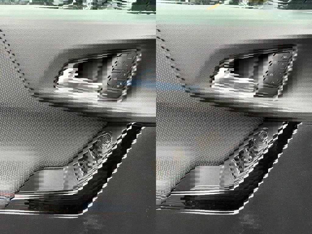 New 2026 Chevrolet Equinox RS w/ Convenience Package III image 14