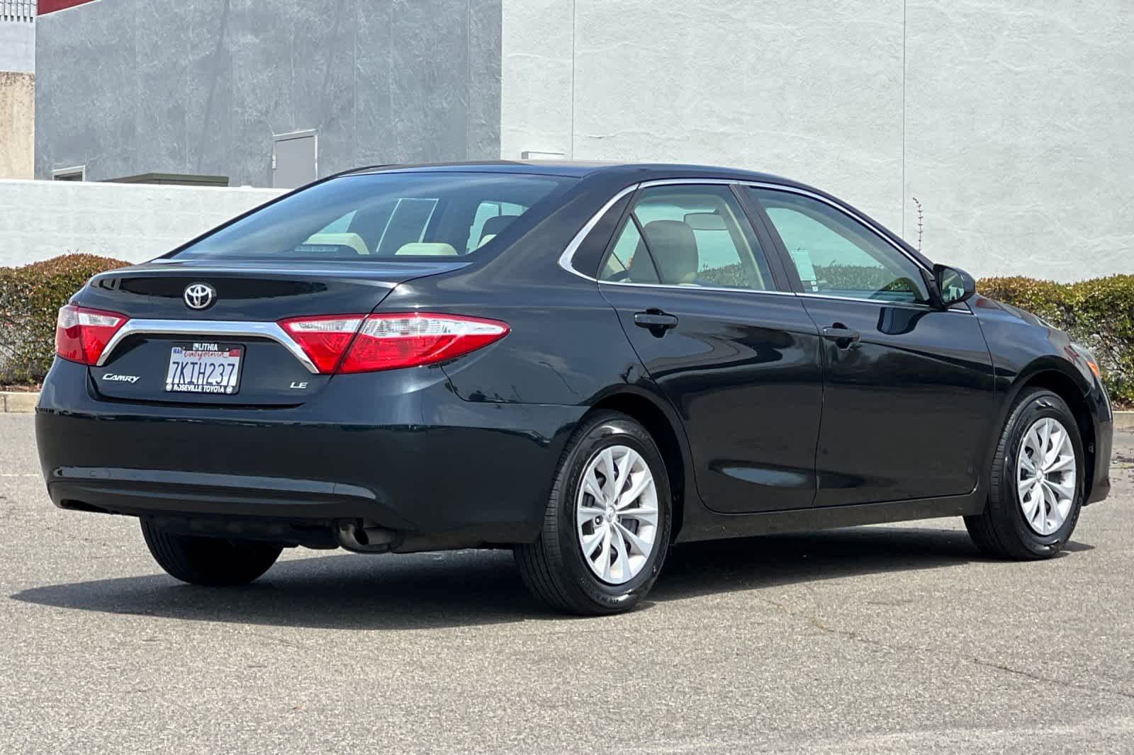 Used 2015 Toyota Camry LE FWD video 2