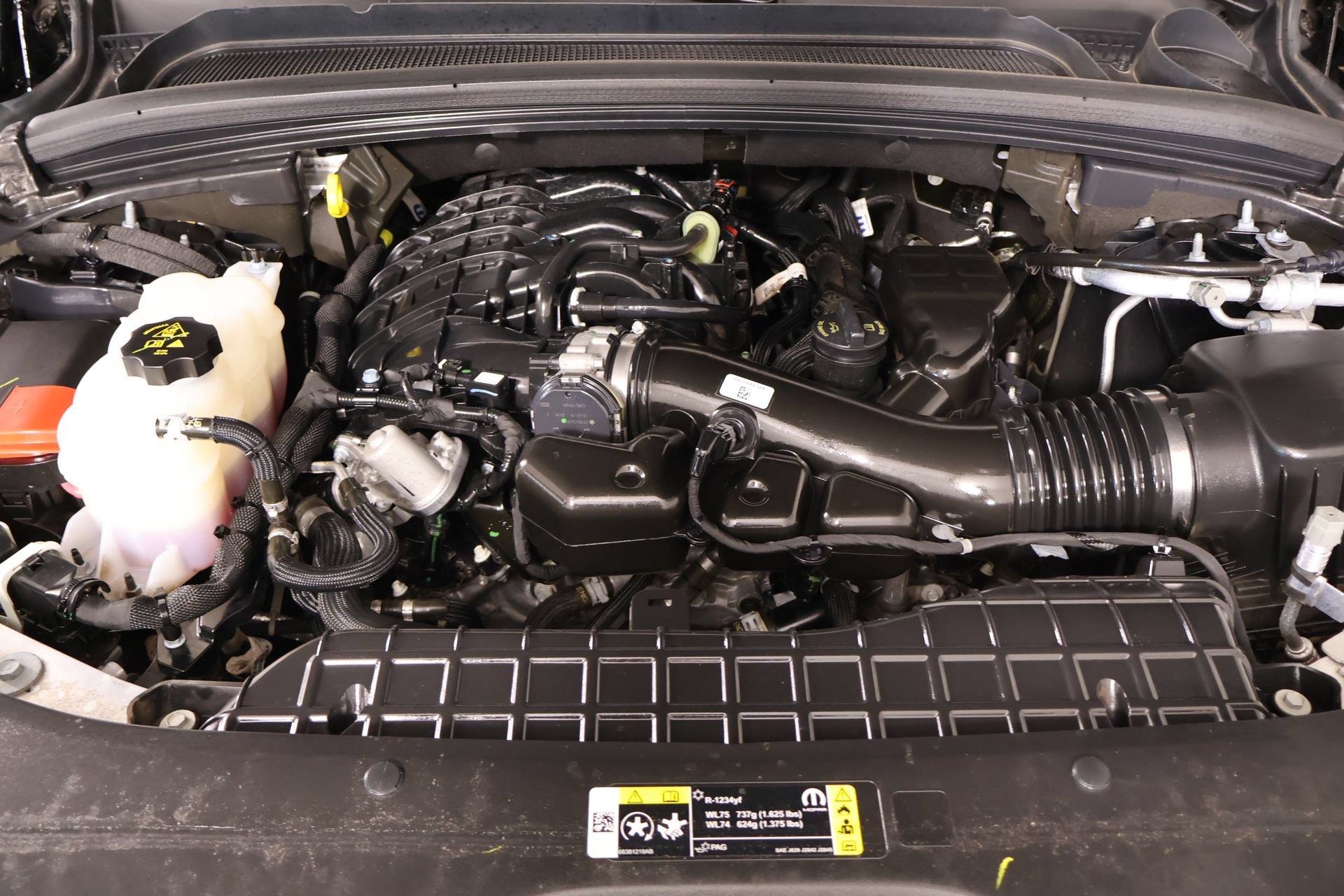 Used 2025 Jeep Grand Cherokee Laredo AWD/4WD image 18