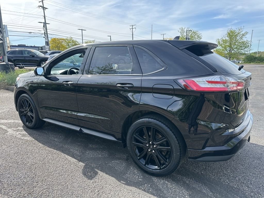 Used 2023 Ford Edge ST-Line w/ Class II Trailer Tow Package AWD/4WD image 10