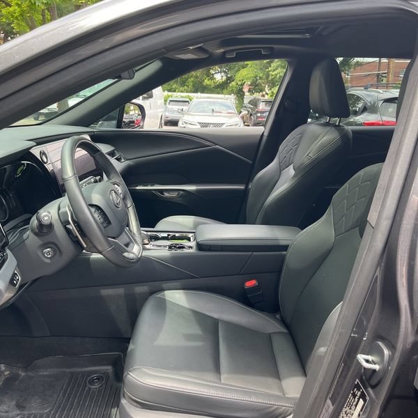 Used 2024 Lexus RX 350 Premium w/ Accessory Package (Z1) AWD/4WD image 4