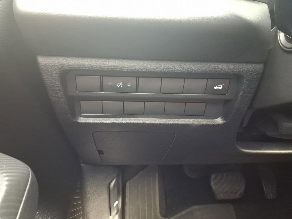 Used 2024 Mitsubishi Outlander SE Black Edition image 15