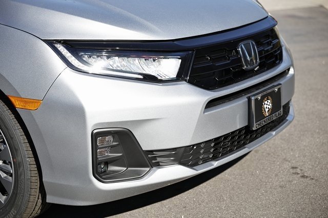 New 2026 Honda Odyssey Touring image 18