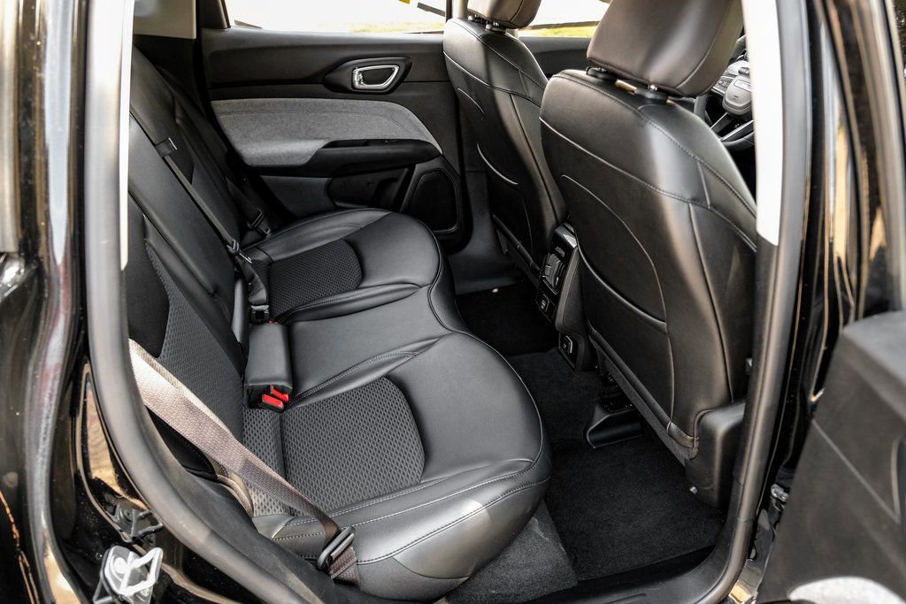 Used 2022 Jeep Compass Latitude image 45