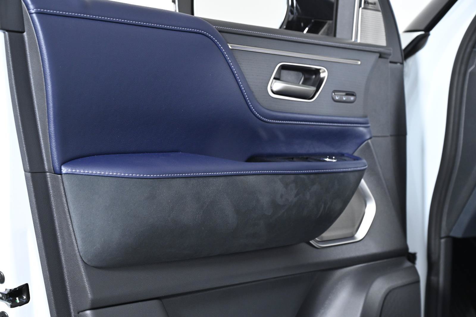 New 2026 INFINITI QX80 4WD image 33