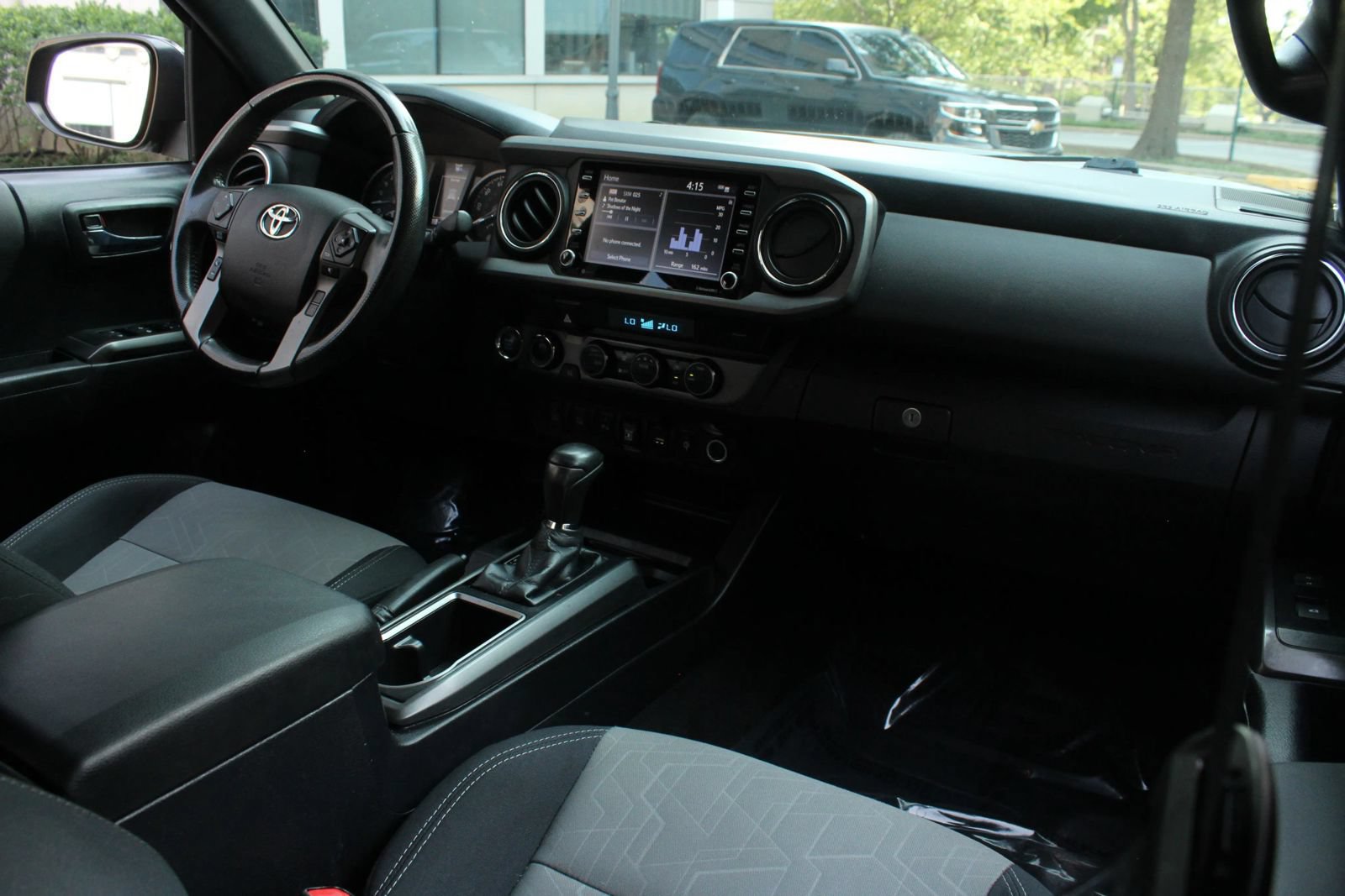 Used 2021 Toyota Tacoma TRD Off-Road w/ Technology Package AWD/4WD image 25