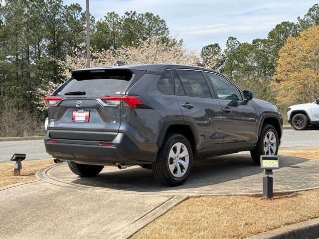 Used 2022 Toyota RAV4 LE image 7