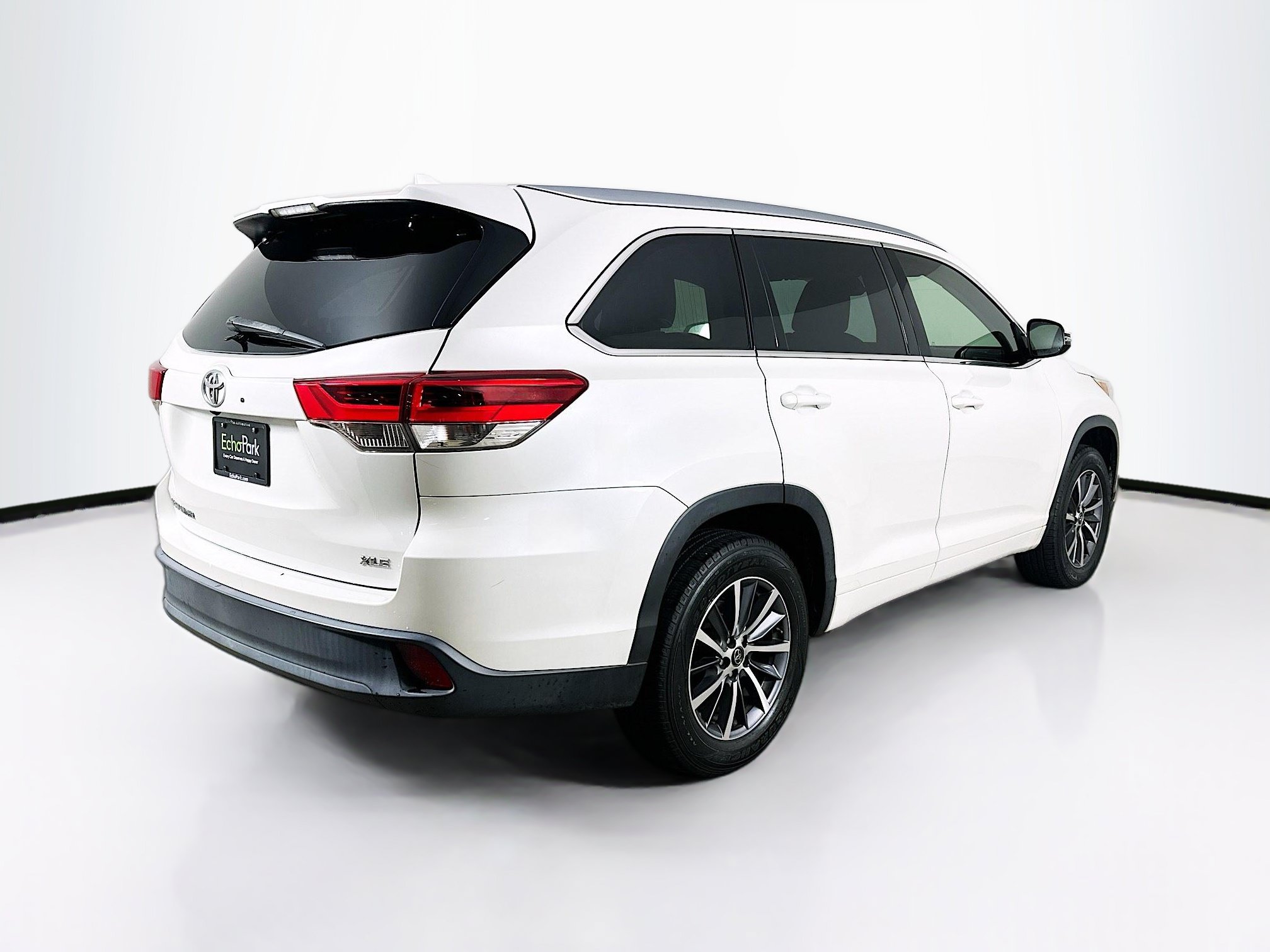 Used 2018 Toyota Highlander XLE FWD image 9