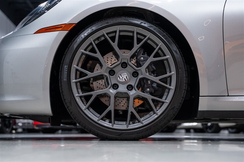 Used 2024 Porsche 911 Carrera T RWD image 12