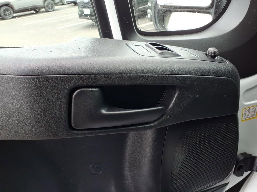 Used 2025 RAM ProMaster 2500 w/ Convenience Group FWD image 4