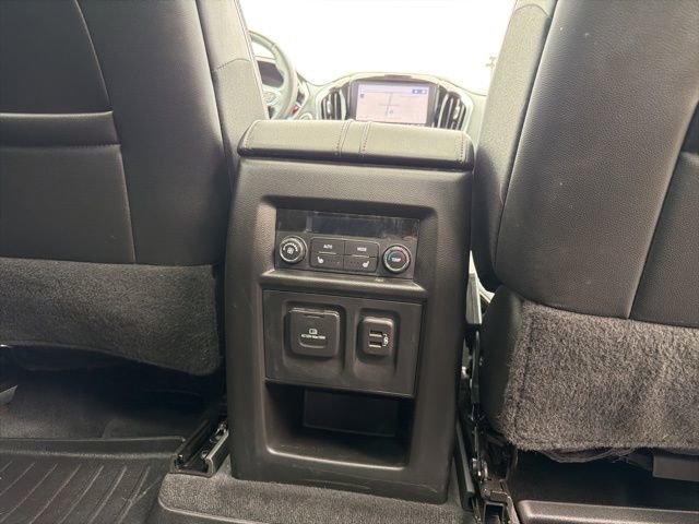 Used 2023 Chevrolet Traverse High Country AWD/4WD image 23