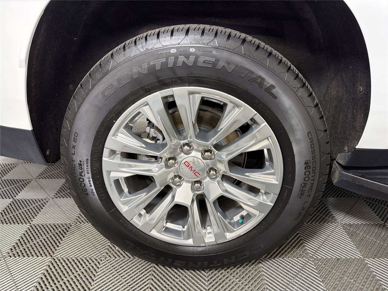 Certified 2024 GMC Yukon XL Denali RWD image 16