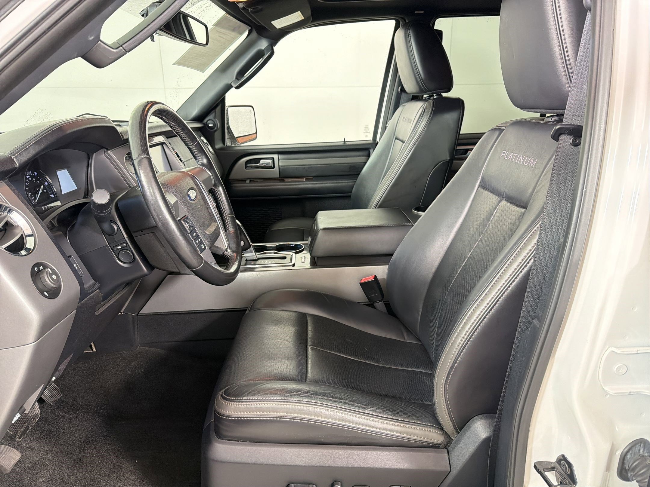 Used 2015 Ford Expedition Platinum image 5