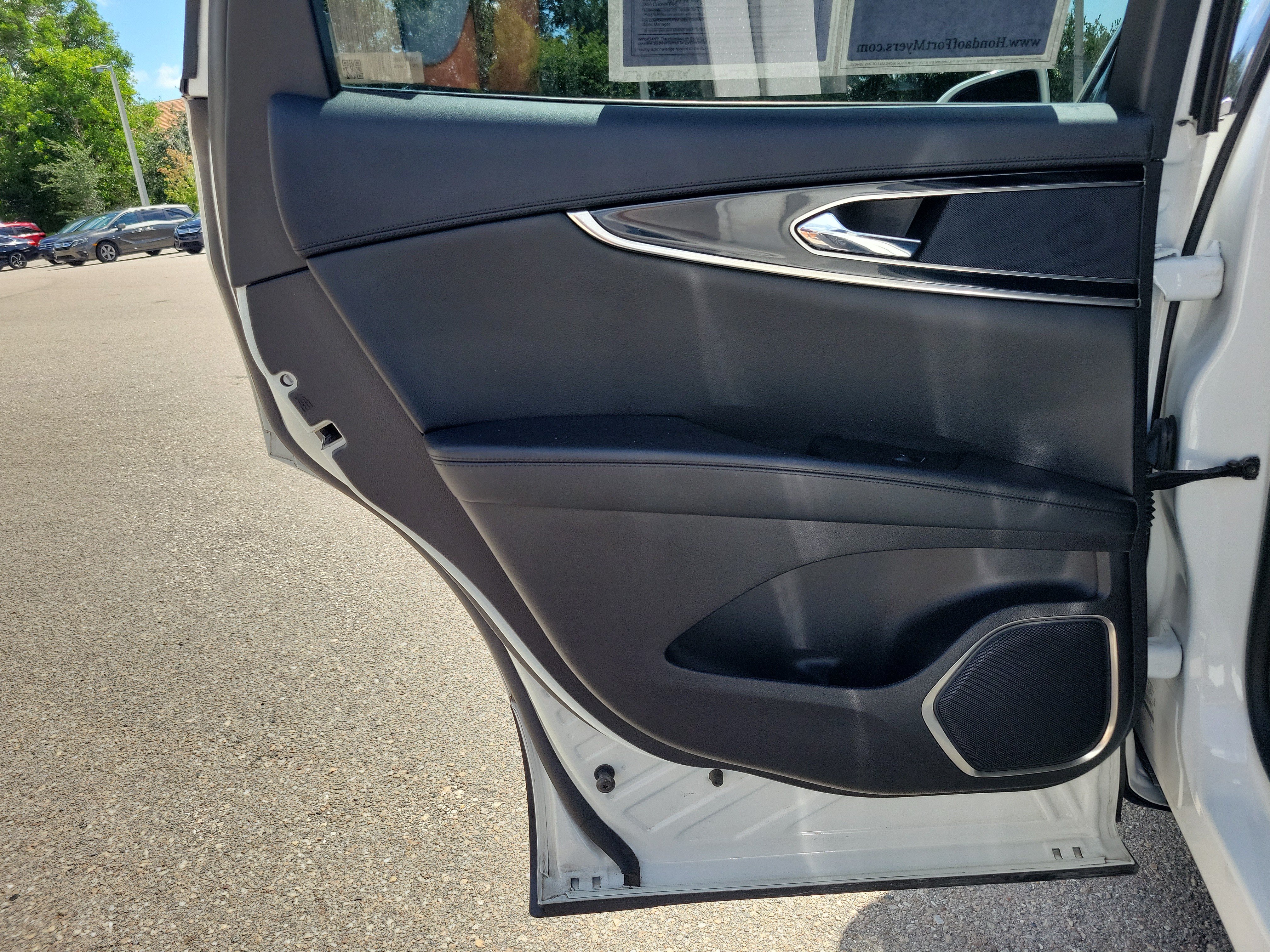 Used 2021 Lincoln Nautilus FWD image 14