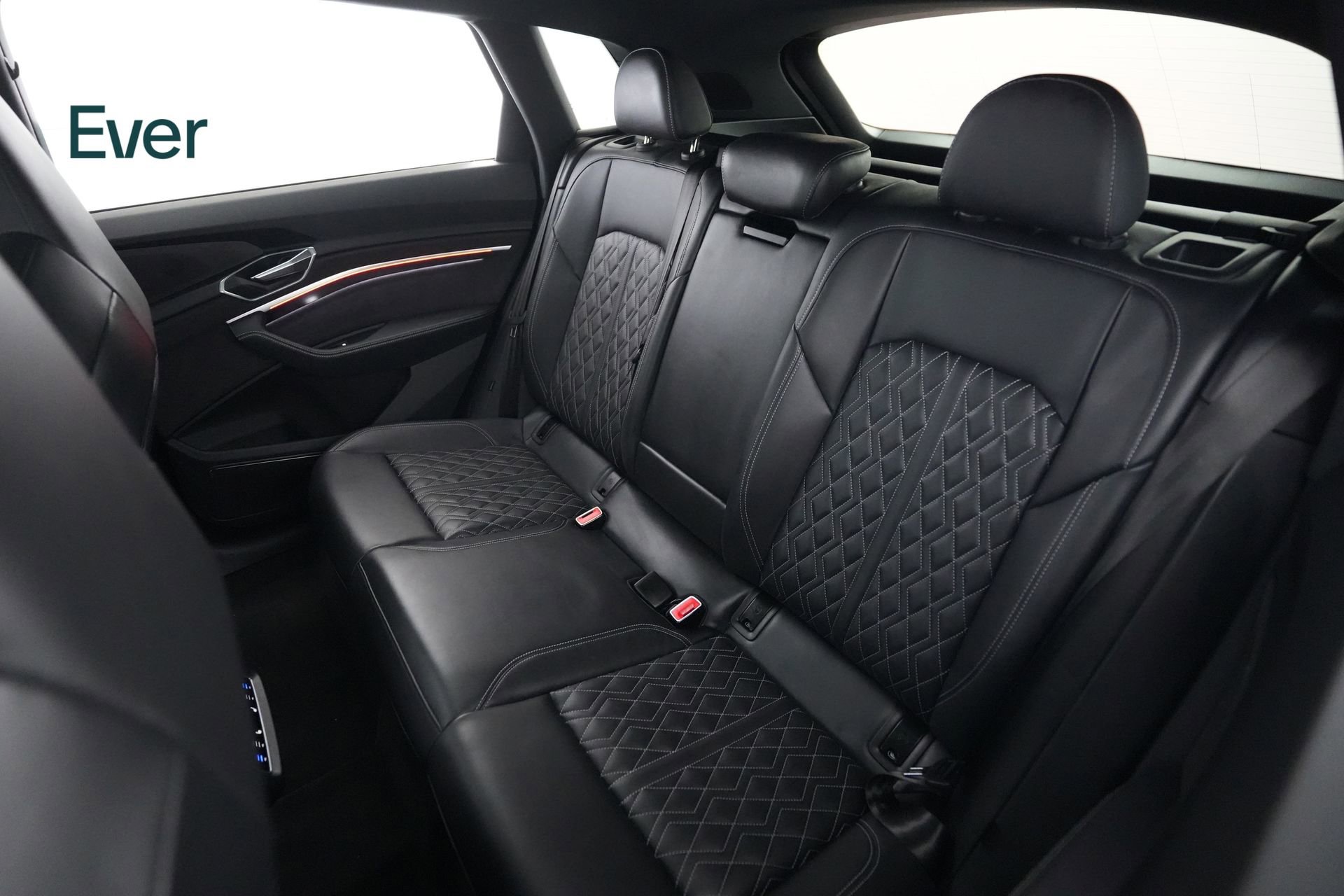 Used 2024 Audi SQ8 e-tron Premium Plus w/ Black Optic Package AWD/4WD image 24