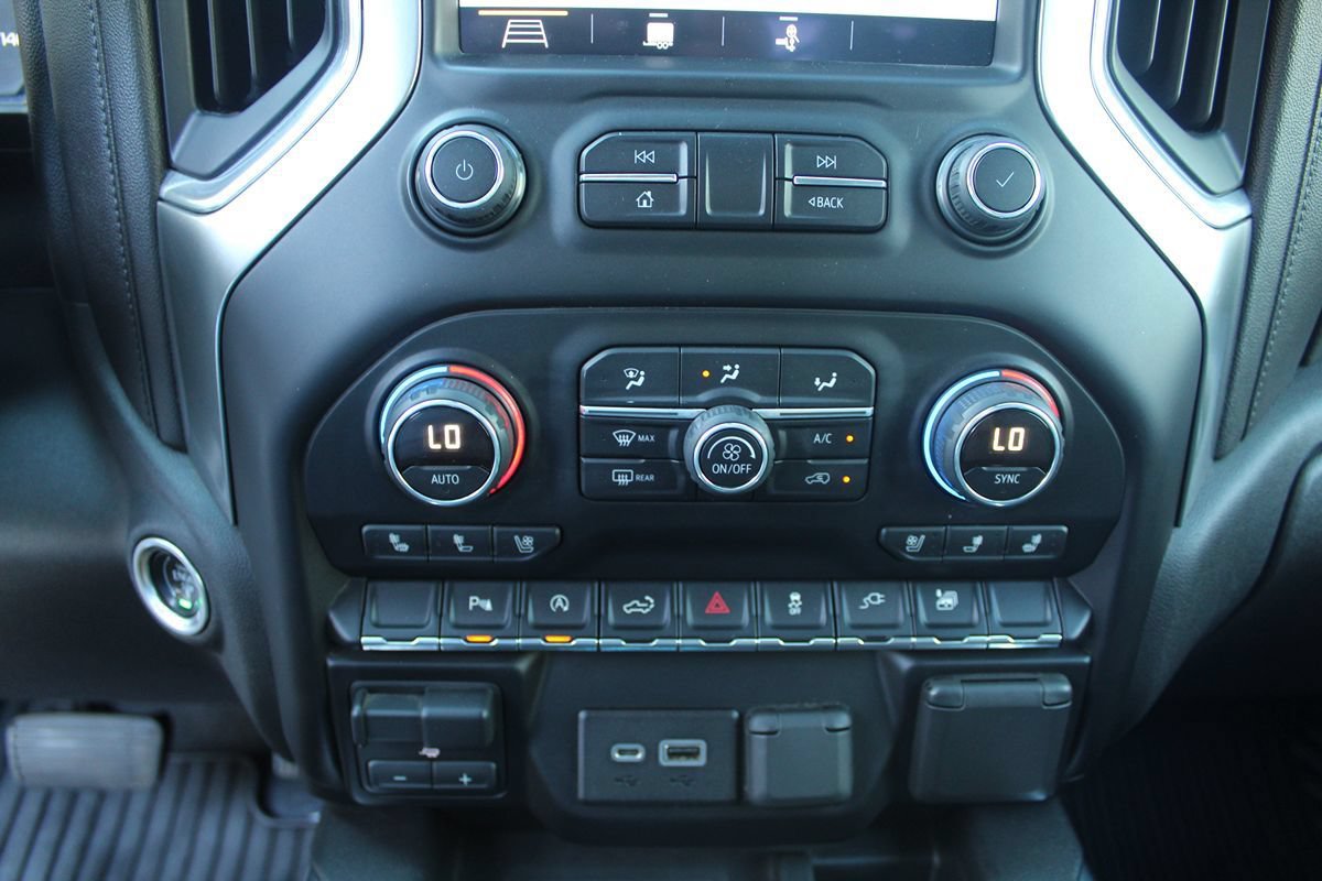 Used 2019 Chevrolet Silverado 1500 LTZ w/ LTZ Plus Package AWD/4WD image 33