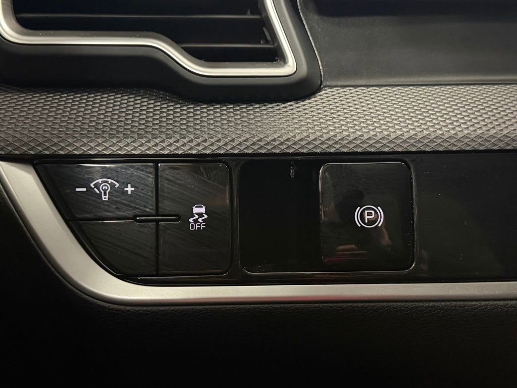 Used 2023 Kia Sportage LX image 15