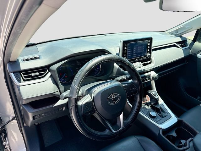 Used 2020 Toyota RAV4 Limited AWD/4WD image 25