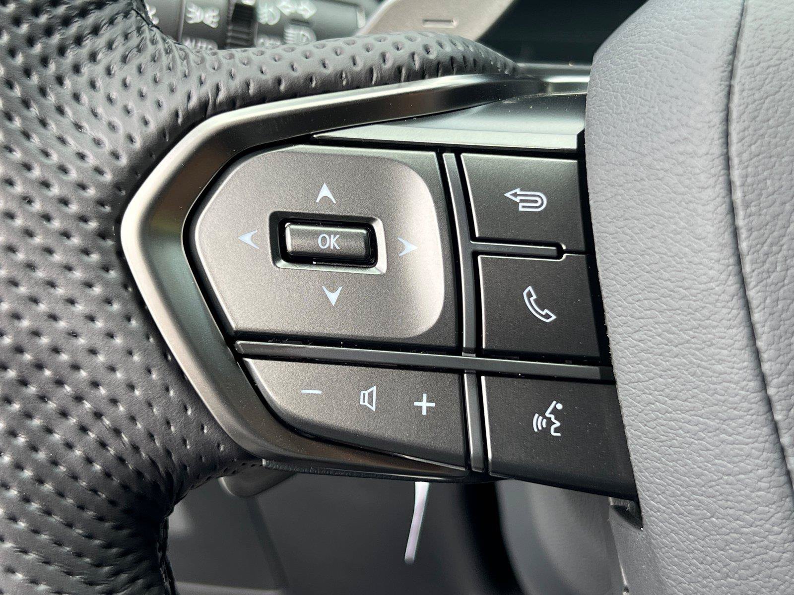 New 2026 Lexus TX 500h AWD image 18