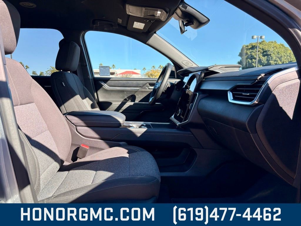 Used 2025 GMC Acadia Elevation image 22