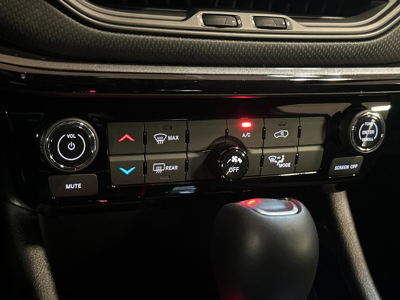 New 2026 Jeep Compass Latitude image 19