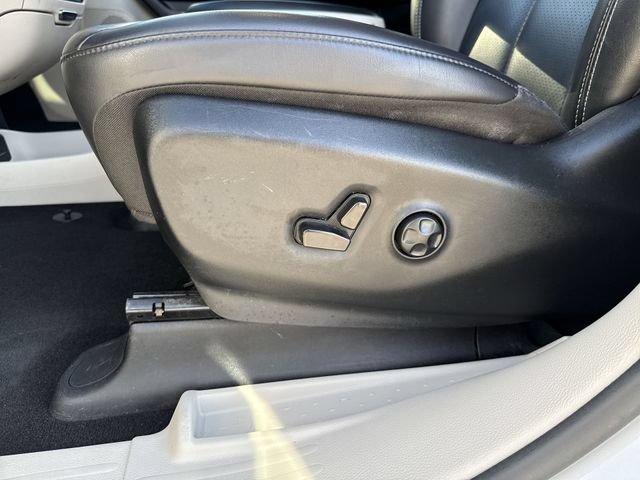 Used 2023 Chrysler Pacifica Touring-L FWD image 18