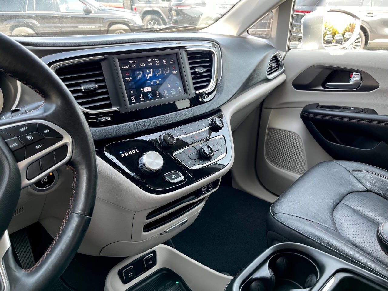 Used 2020 Chrysler Pacifica Touring-L image 35