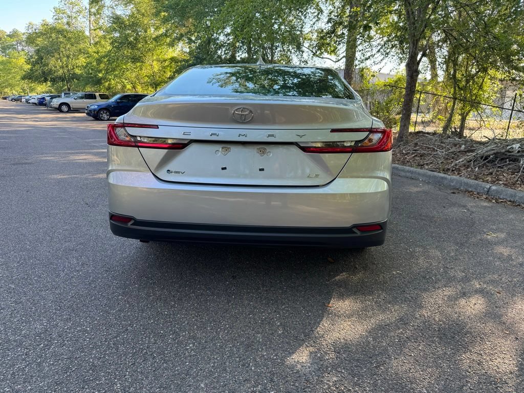 Used 2025 Toyota Camry LE FWD image 6