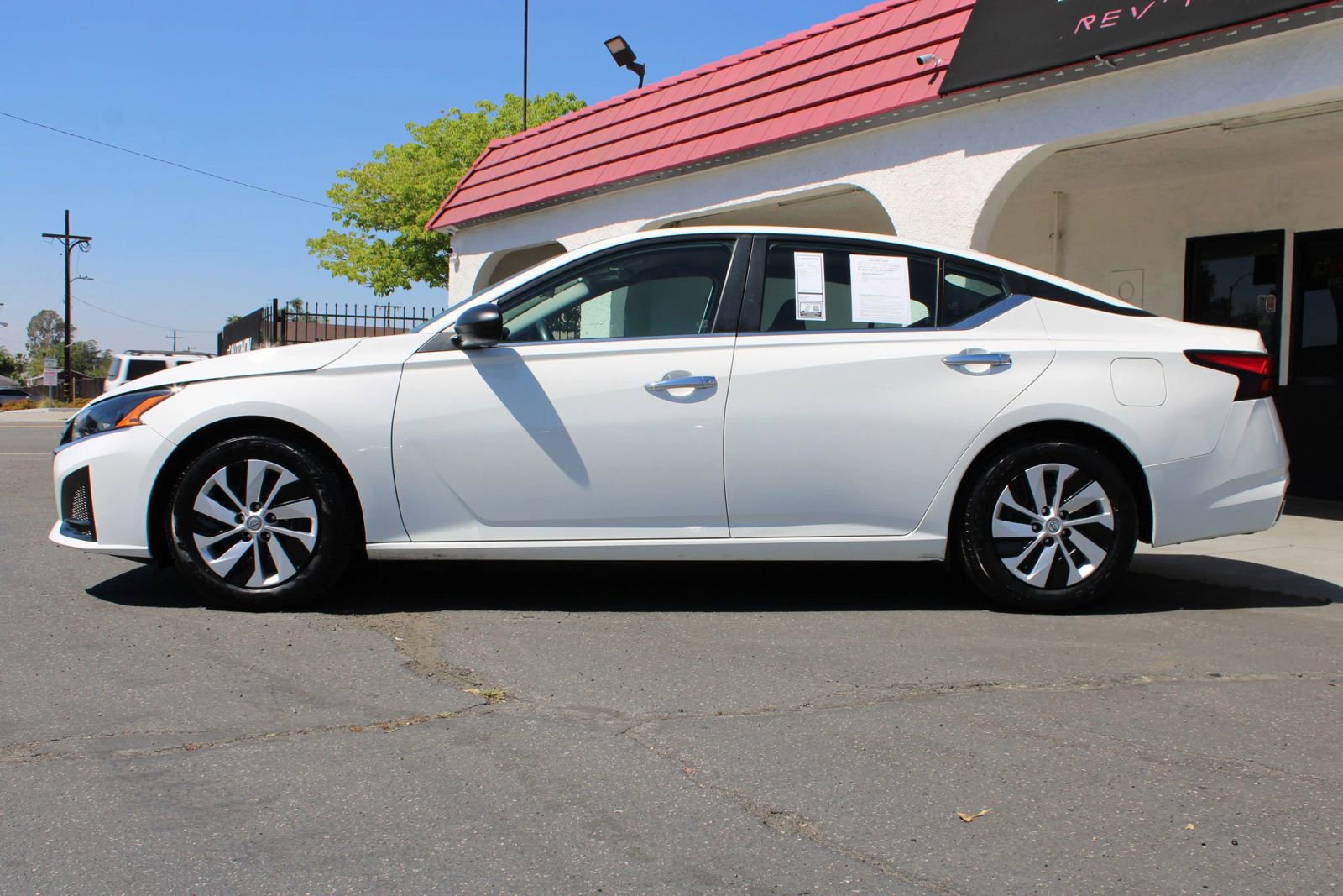 Used 2024 Nissan Altima 2.5 S image 39