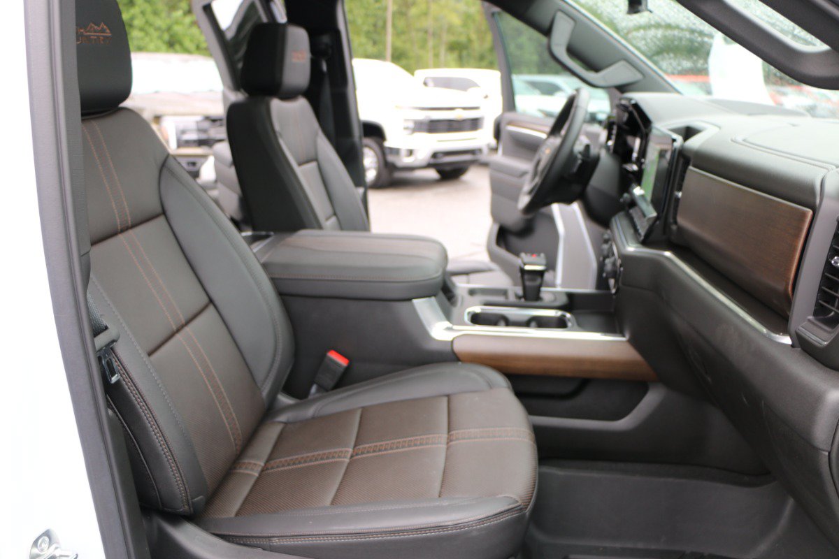 Used 2026 Chevrolet Silverado 1500 High Country AWD/4WD image 33