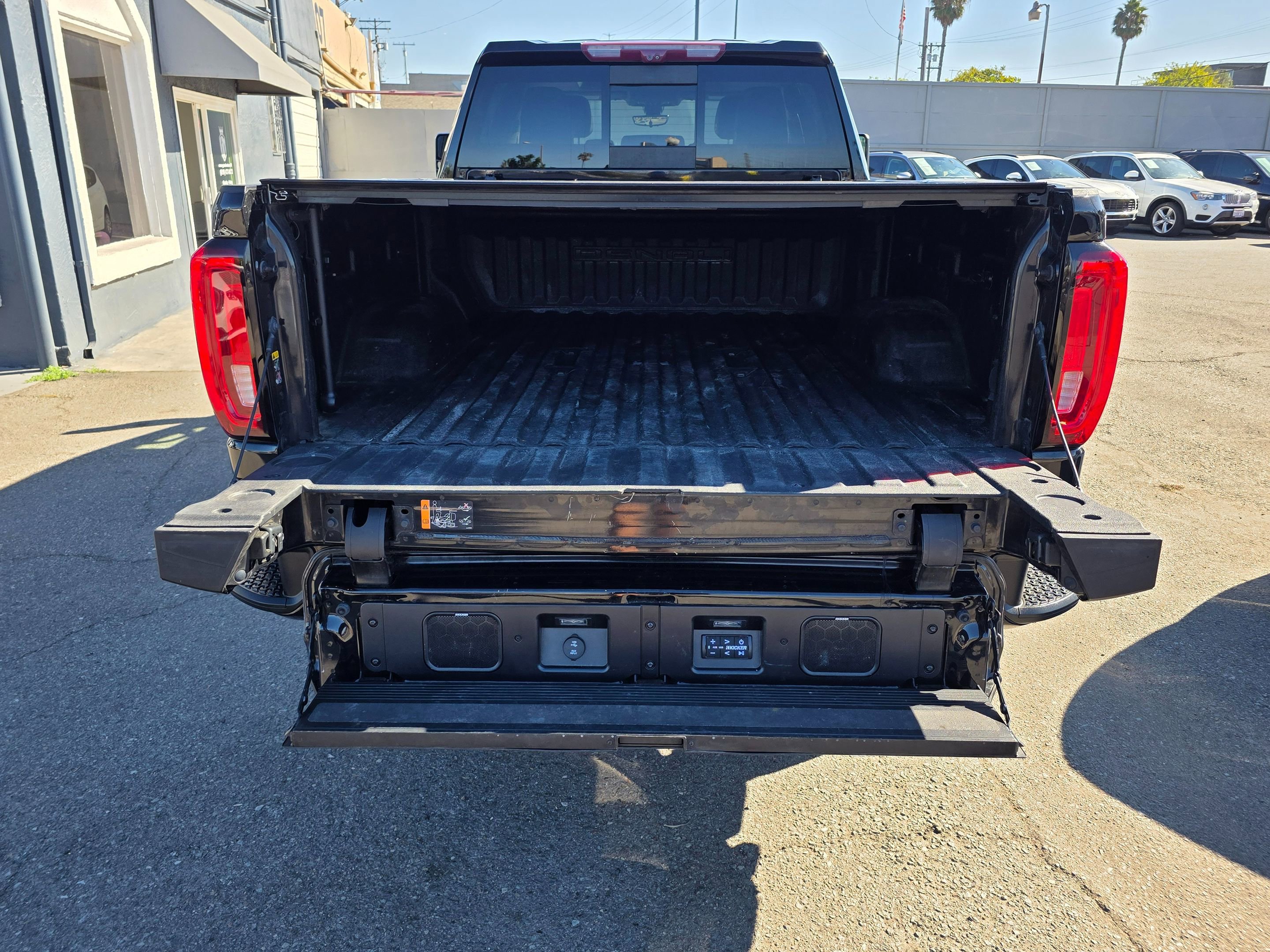Used 2021 GMC Sierra 3500 Denali w/ Denali Black Diamond Edition AWD/4WD image 15