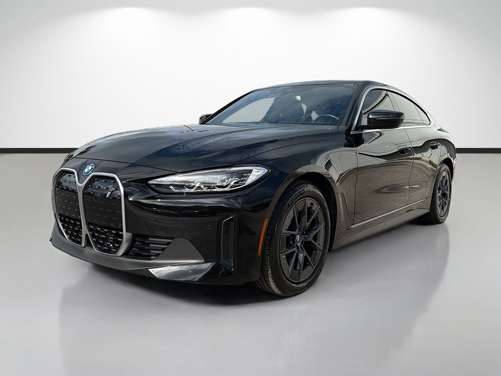 Used 2023 BMW i4 eDrive40 w/ Parking Assistance Package RWD image 7