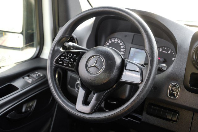 Used 2020 Mercedes-Benz Sprinter 2500 image 14