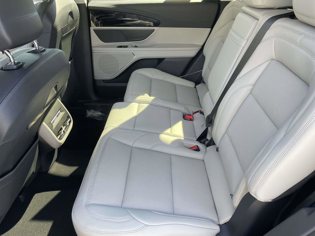 New 2026 Lincoln Nautilus Premier image 12