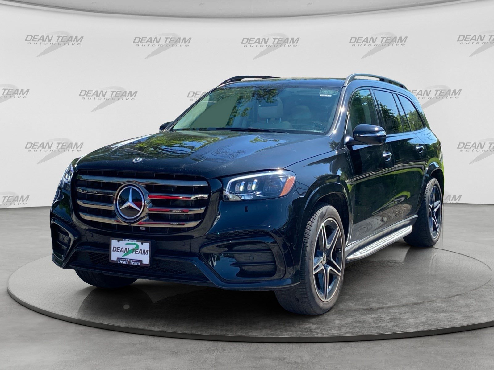 Used 2025 Mercedes-Benz GLS 450 4MATIC w/ AMG Line Exterior image 3