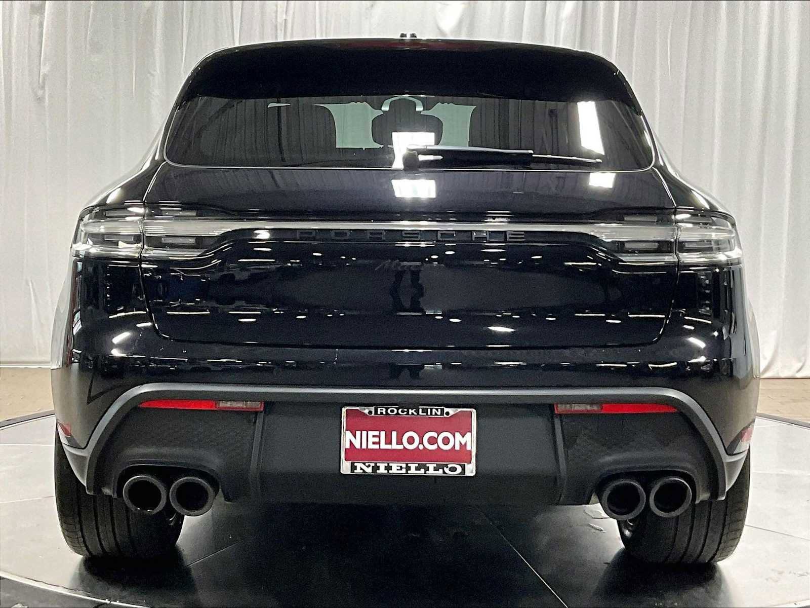 Used 2025 Porsche Macan image 9