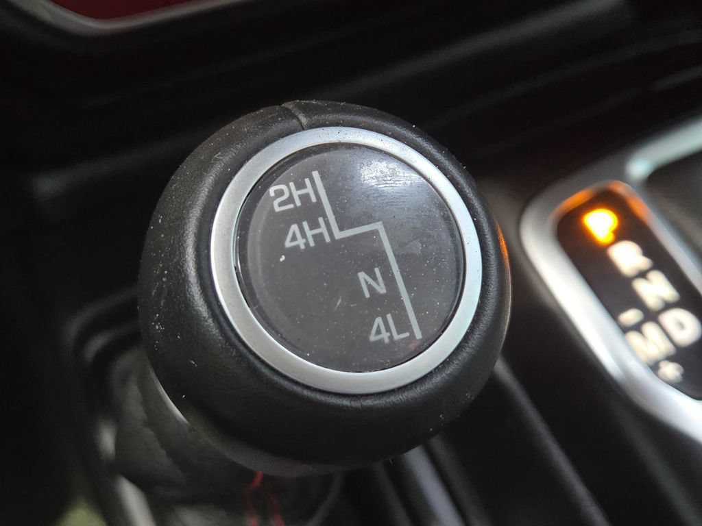 Used 2023 Jeep Gladiator Rubicon w/ Cold Weather Group AWD/4WD image 28
