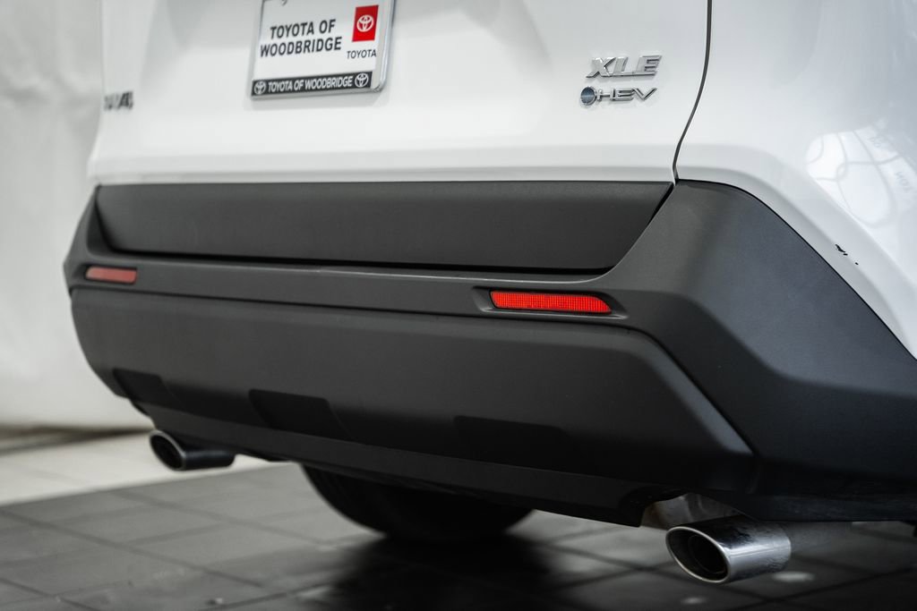Used 2025 Toyota RAV4 XLE image 8