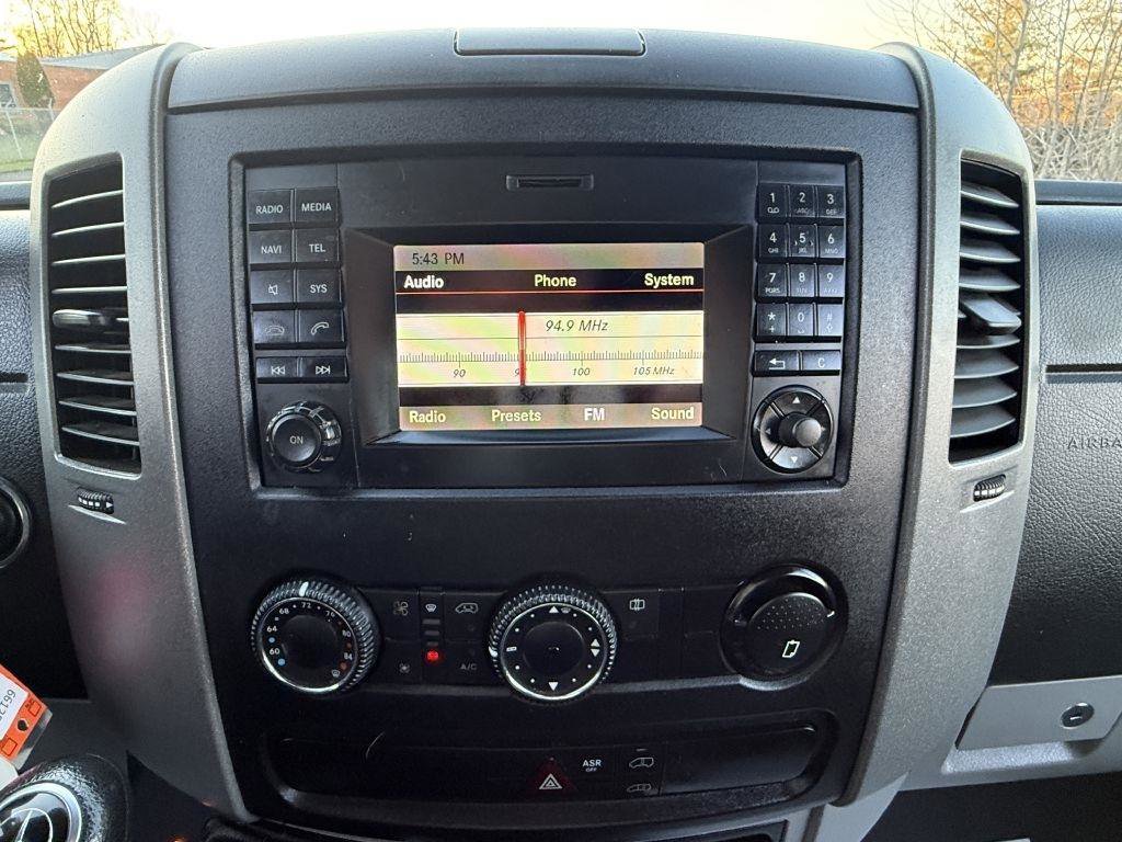 Used 2018 Mercedes-Benz Sprinter 2500 image 26