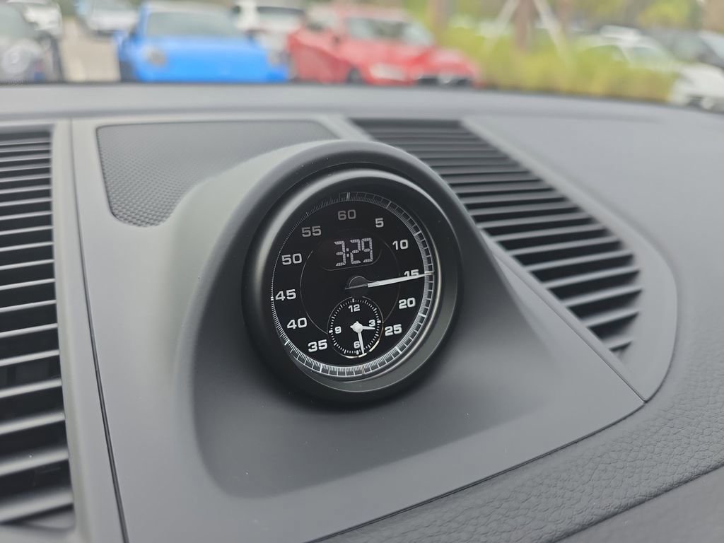 New 2026 Porsche Macan image 28