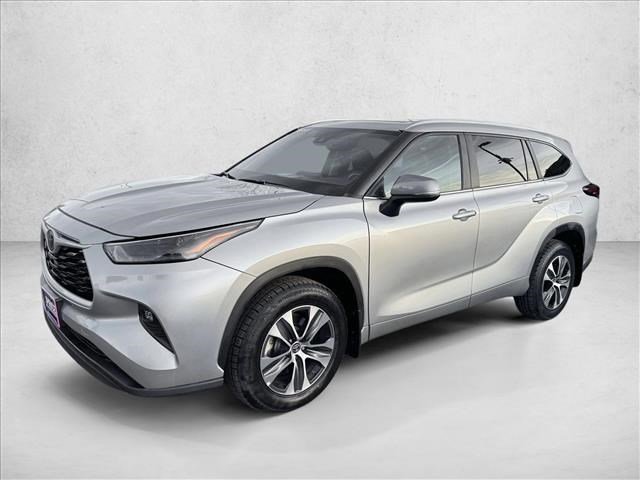 Used 2024 Toyota Highlander XLE image 1