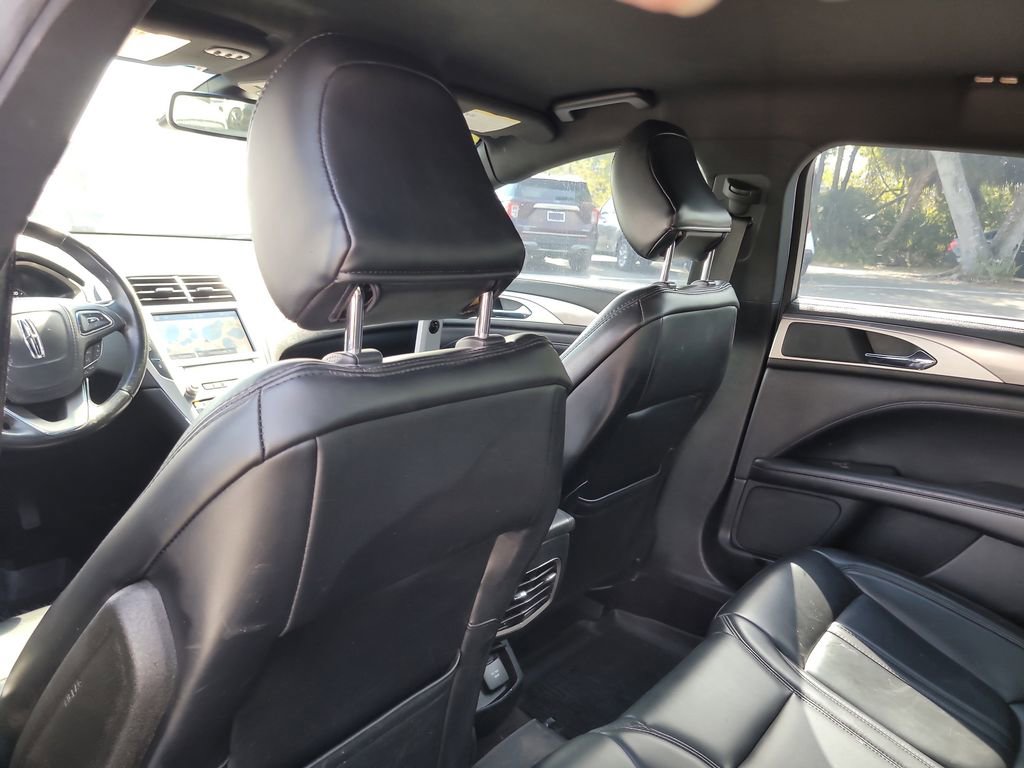 Used 2020 Lincoln MKZ w/ Convenience Package image 10