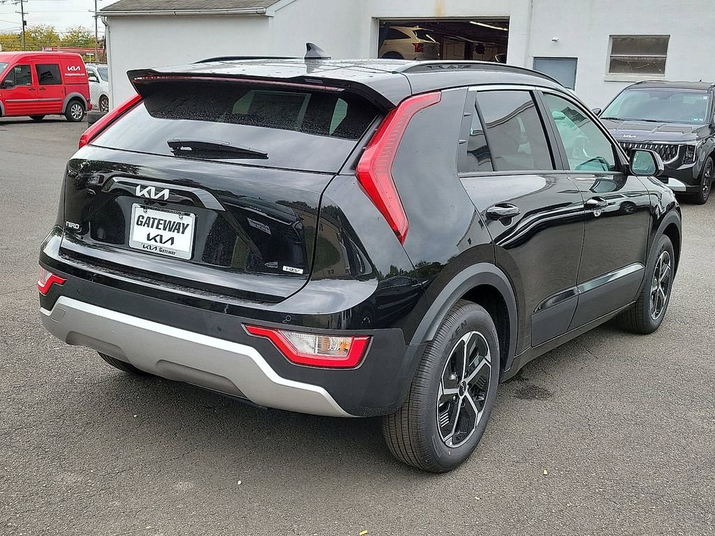 New 2025 Kia Niro EX image 4