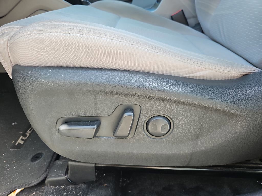 Used 2020 Hyundai Tucson Value w/ Cargo Package FWD image 16