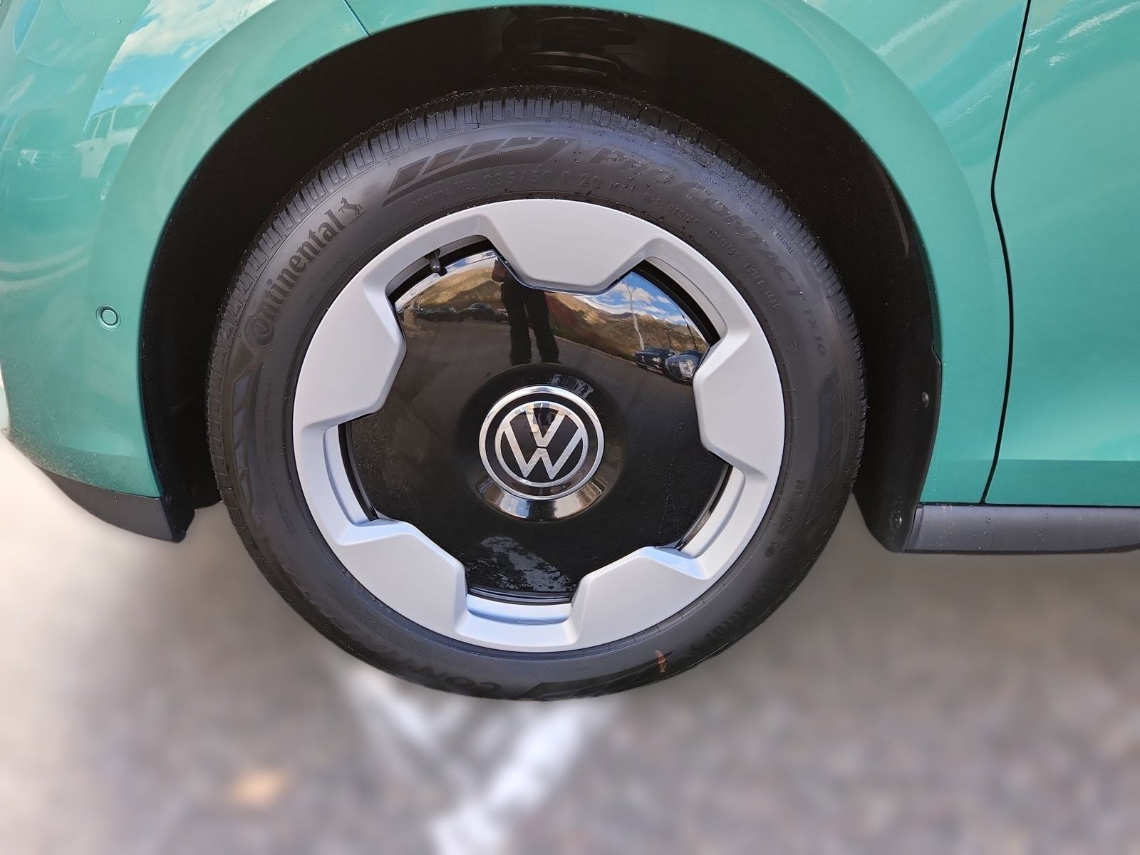 New 2025 Volkswagen ID. Buzz Pro S Plus image 21
