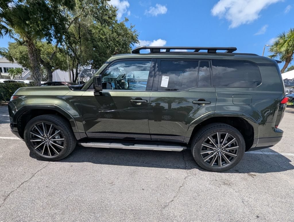 Used 2024 Lexus GX 550 w/ Cold Area Package AWD/4WD image 4