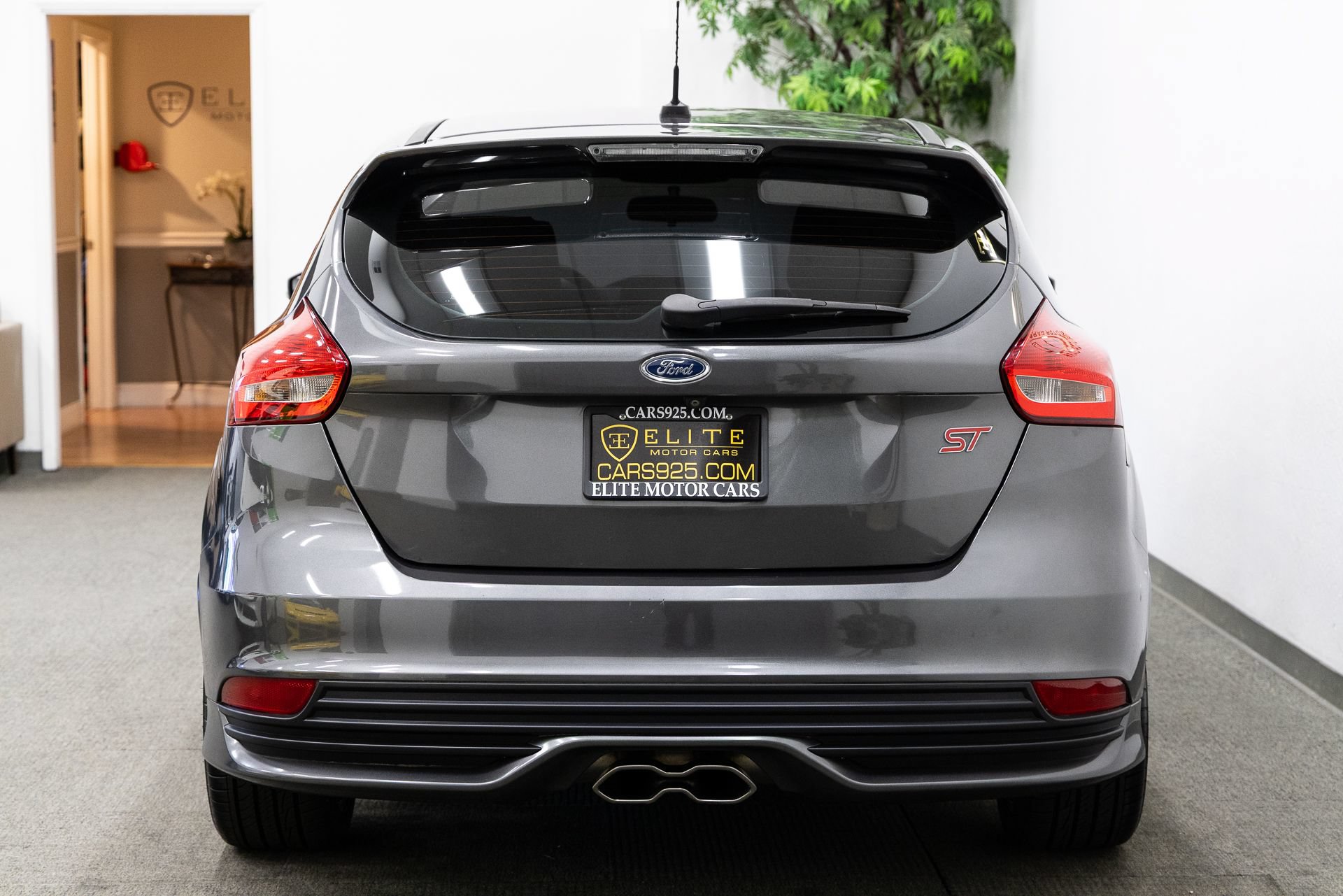 Used 2016 Ford Focus ST w/ Equipment Group 402A FWD image 4