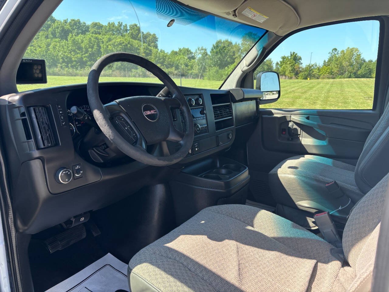 Used 2015 GMC Savana 2500 RWD image 7